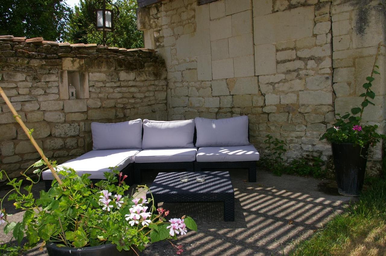 L'Olivier Villa Monts-sur-Guesnes Kamer foto